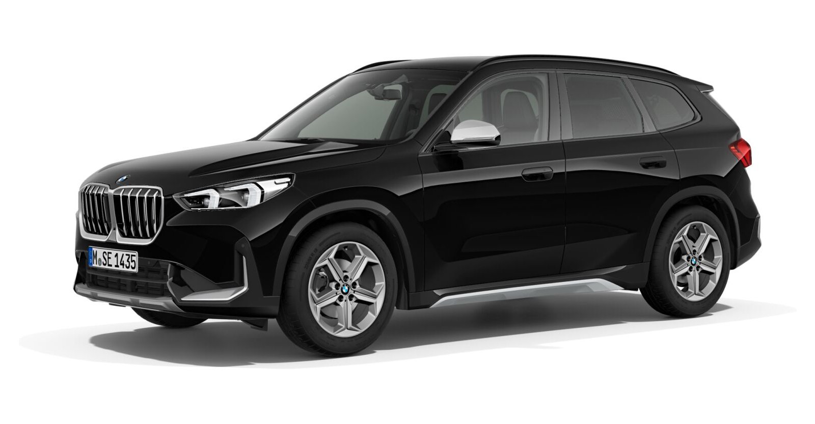 BMW X1 sDrive18d in Schwarz von vorne BMW X1 sDrive18d in Schwarz von vorne