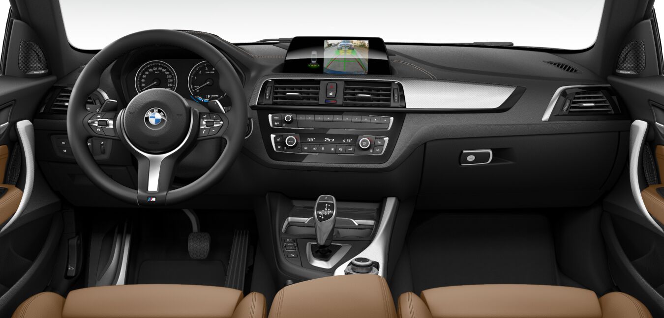 BMW BMW 2er im Innenraum von vorne BMW BMW 2er im Innenraum von vorne