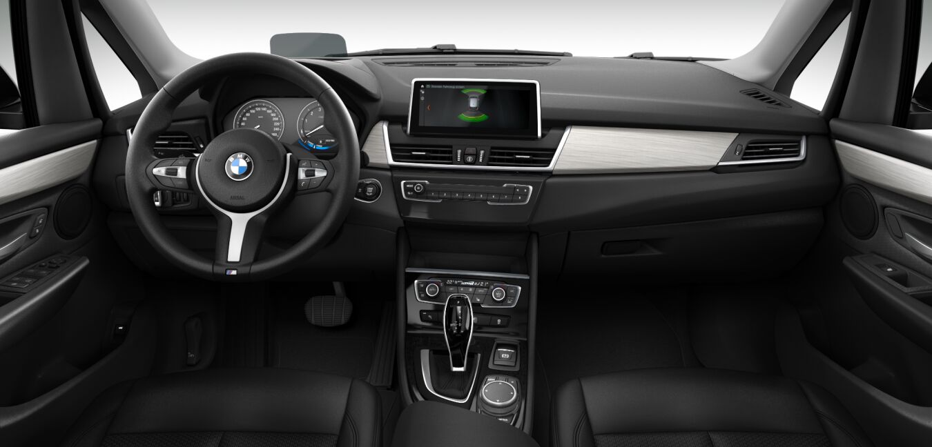 BMW BMW 2er im Innenraum von vorne BMW BMW 2er im Innenraum von vorne