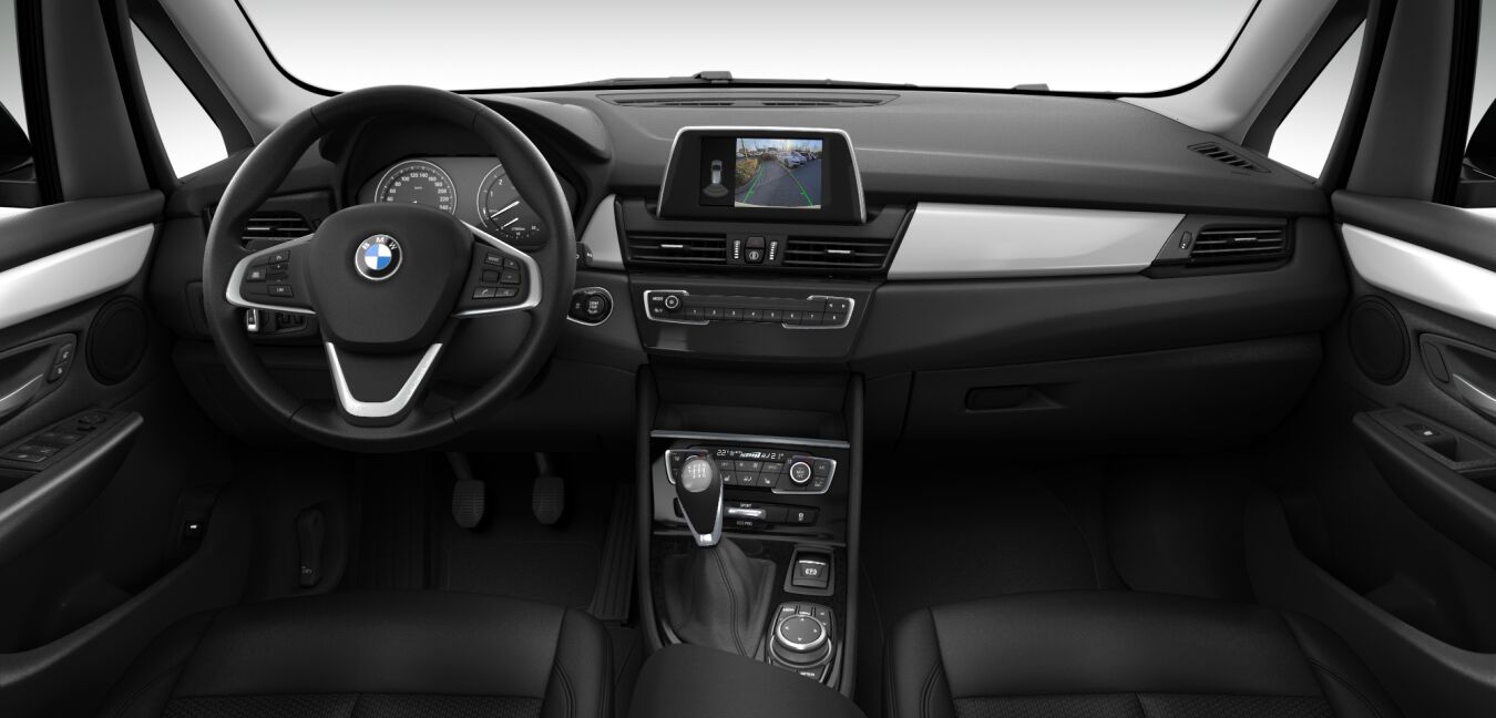 BMW BMW 2er im Innenraum von vorne BMW BMW 2er im Innenraum von vorne
