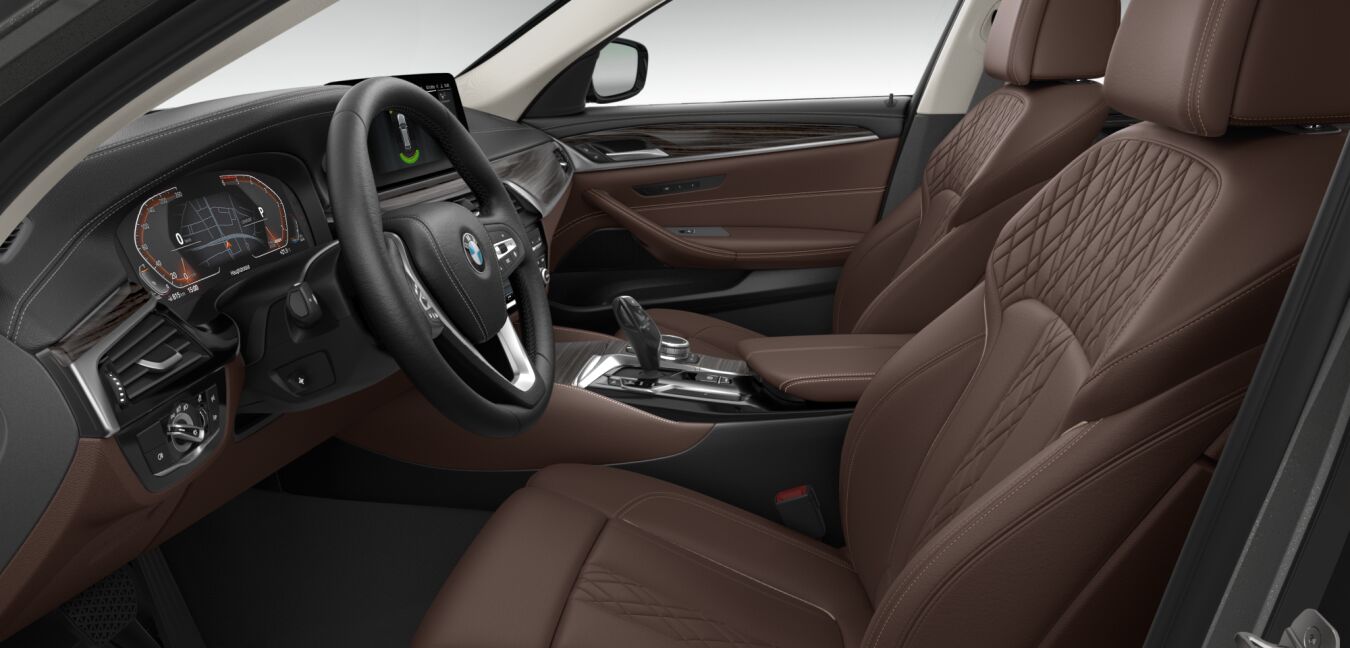 BMW BMW 5er im Innenraum seitlich BMW BMW 5er im Innenraum seitlich