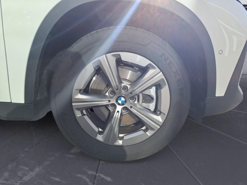 BMW X1 sDrive20i mit Detailansicht auf die Felgen