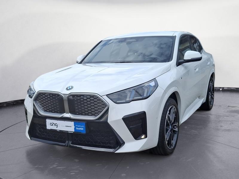 BMW iX2 xDrive30 Originalaufnahme BMW iX2 xDrive30 Originalaufnahme