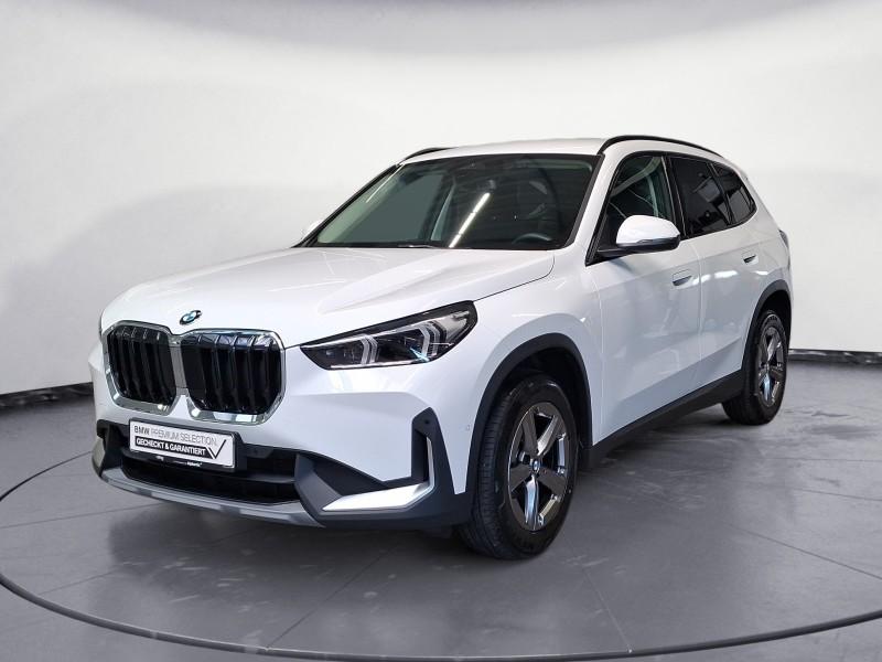 BMW X1 sDrive20i von vorne in Weiß