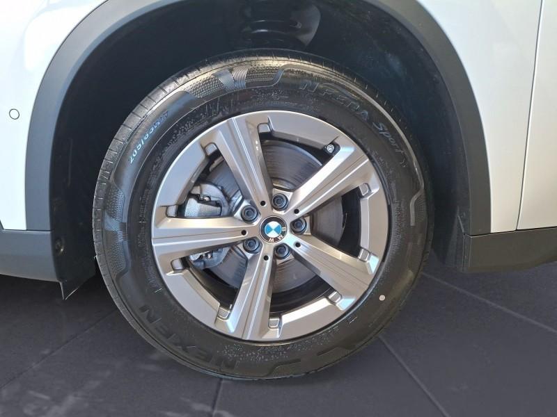 BMW X1 sDrive20i mit Detailansicht auf die Felgen