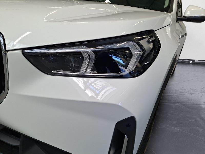 BMW X1 sDrive20i von vorne in Weiß