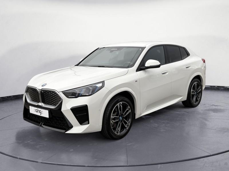 BMW iX2 xDrive30 Originalaufnahme BMW iX2 xDrive30 Originalaufnahme