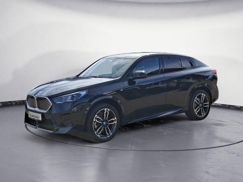 BMW iX2 xDrive30 Originalaufnahme BMW iX2 xDrive30 Originalaufnahme
