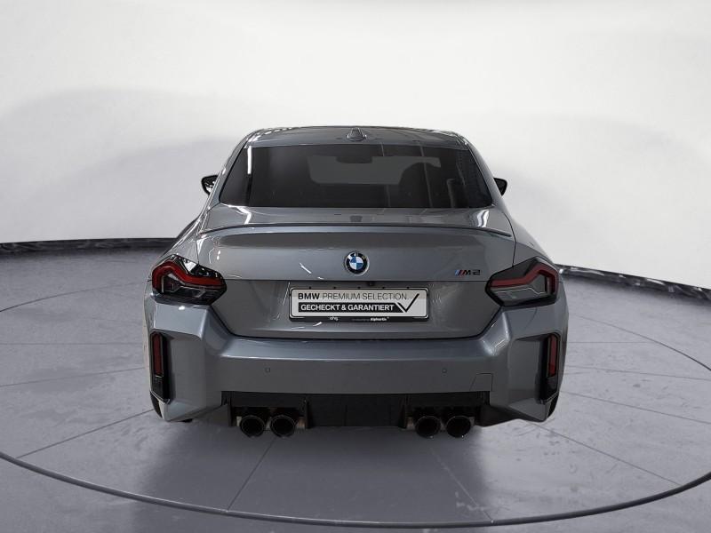 BMW M2 Coupe von hinten in Sonderlackierung