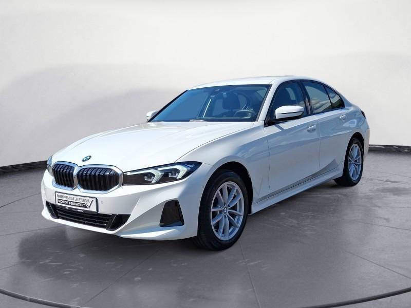 BMW 318i Limousine von vorne in Weiß