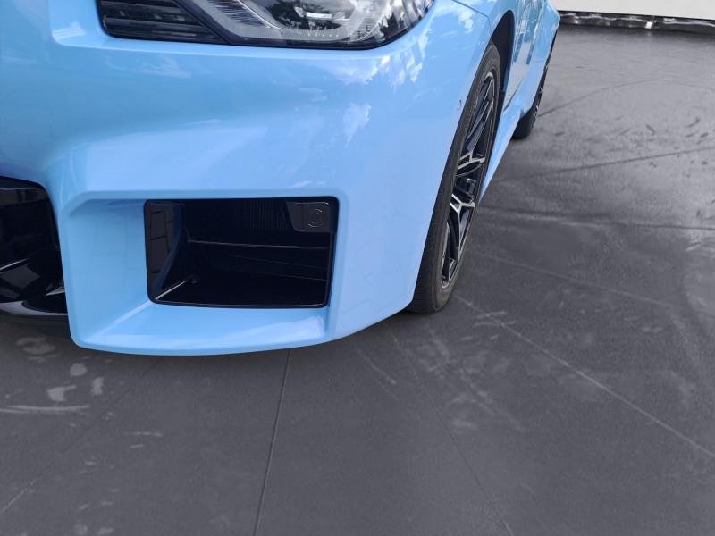 BMW M2 Coupe von der Seite in Sonderlackierung