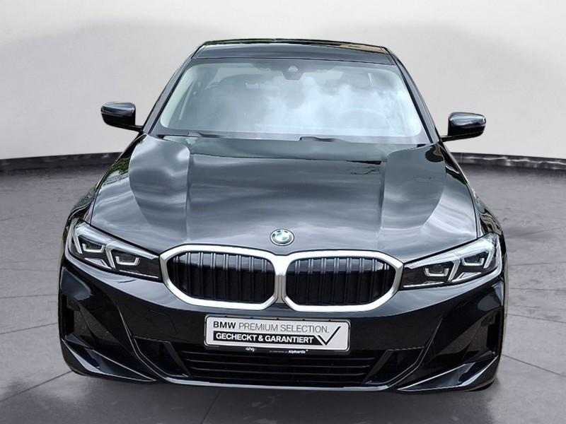 BMW 318i Limousine von vorne in Schwarz