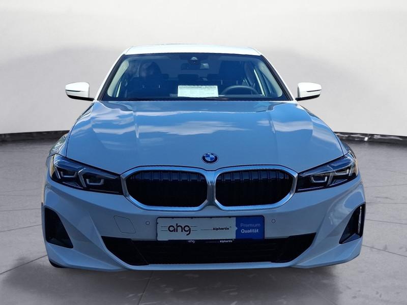 BMW 318i Limousine von vorne in Weiß