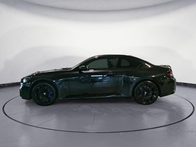 BMW M2 Coupe von der Seite in Schwarz