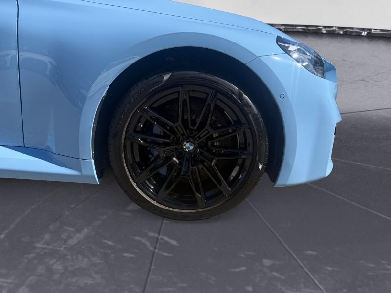 BMW M2 Coupe mit Detailansicht auf die Felgen