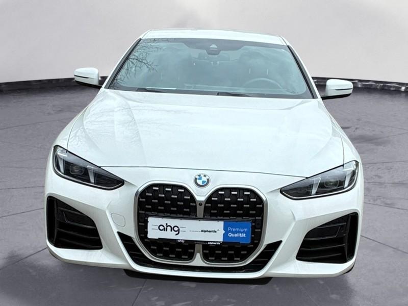 BMW 420d Coupe von vorne in Weiß