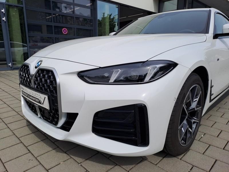 BMW 420i Gran Coupe von vorne in Weiß