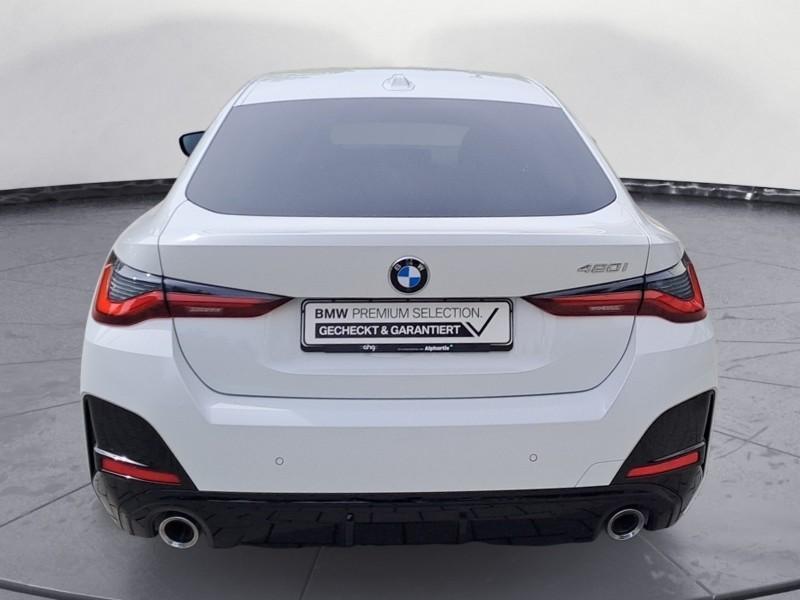 BMW 420i Gran Coupe von hinten in Weiß