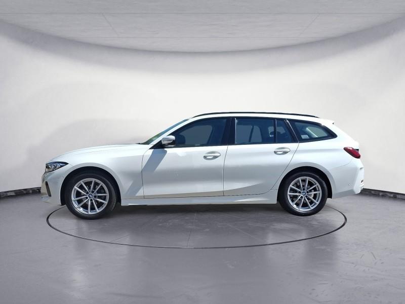 BMW 318i Touring von der Seite in Weiß