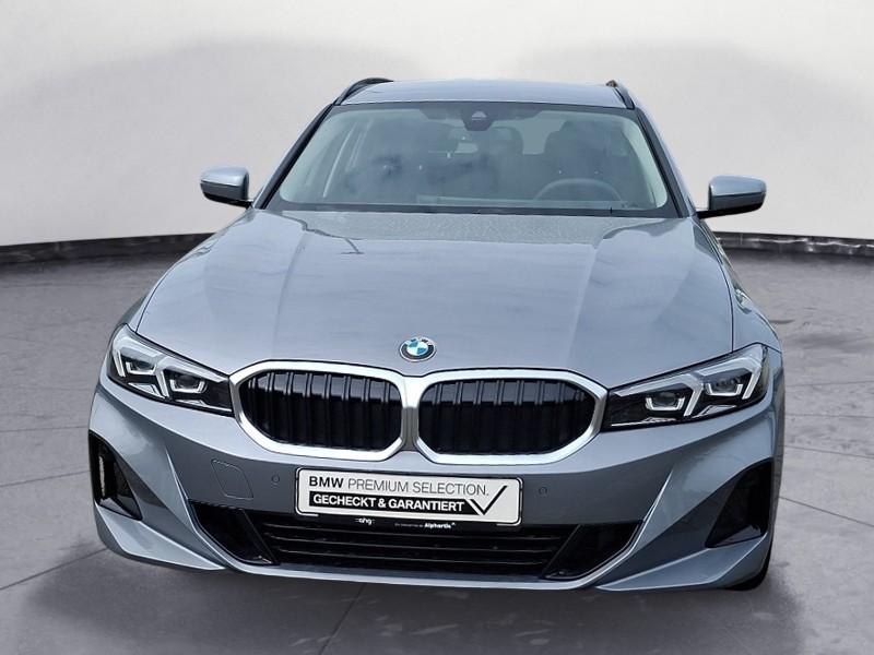 BMW 318i Touring von vorne in Grau