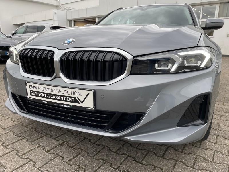 BMW 318i Touring von vorne in Grau