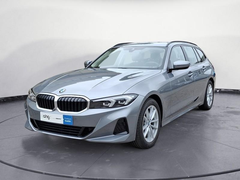 BMW 318i Touring von vorne in Grau
