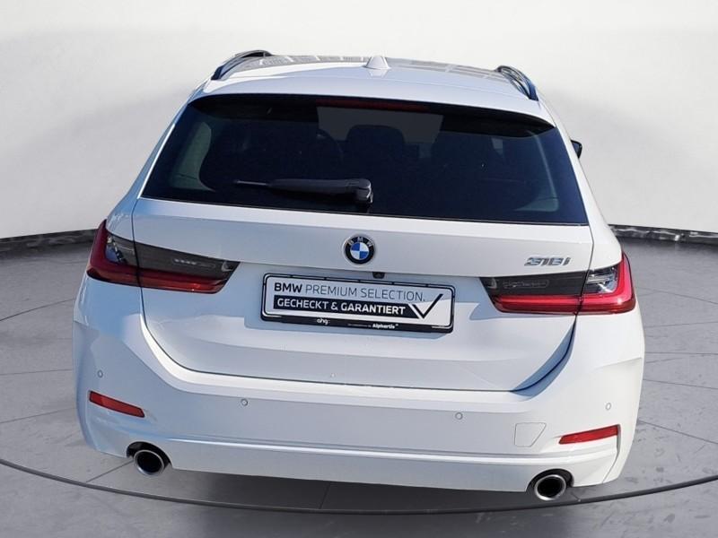 BMW 318i Touring von hinten in Weiß