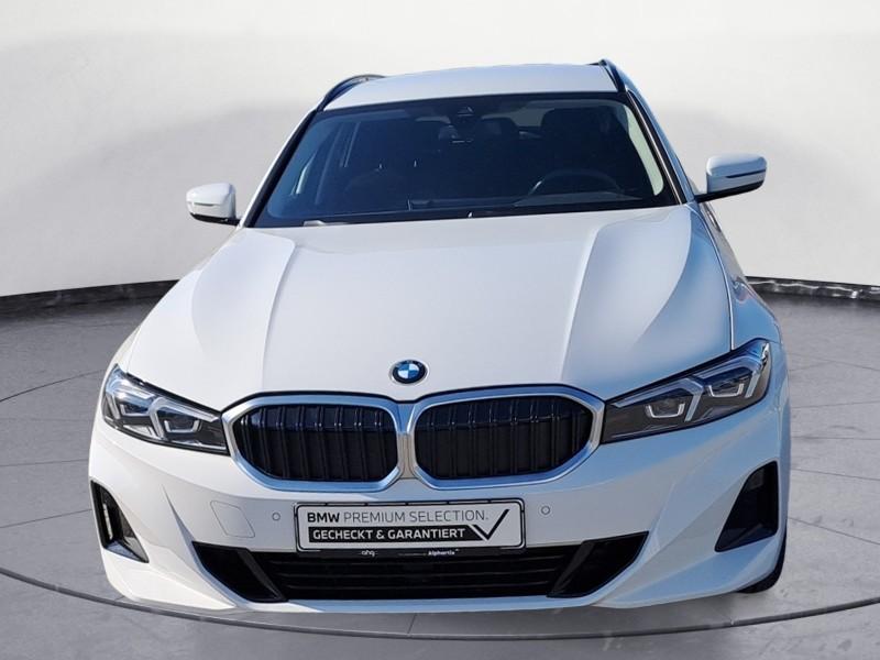 BMW 318i Touring von vorne in Weiß
