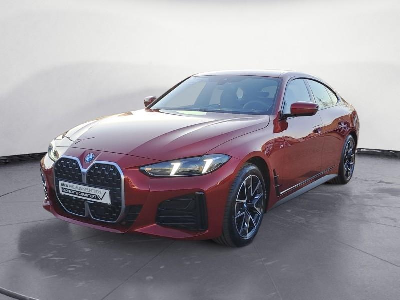 BMW 420i Gran Coupe von vorne in Rot