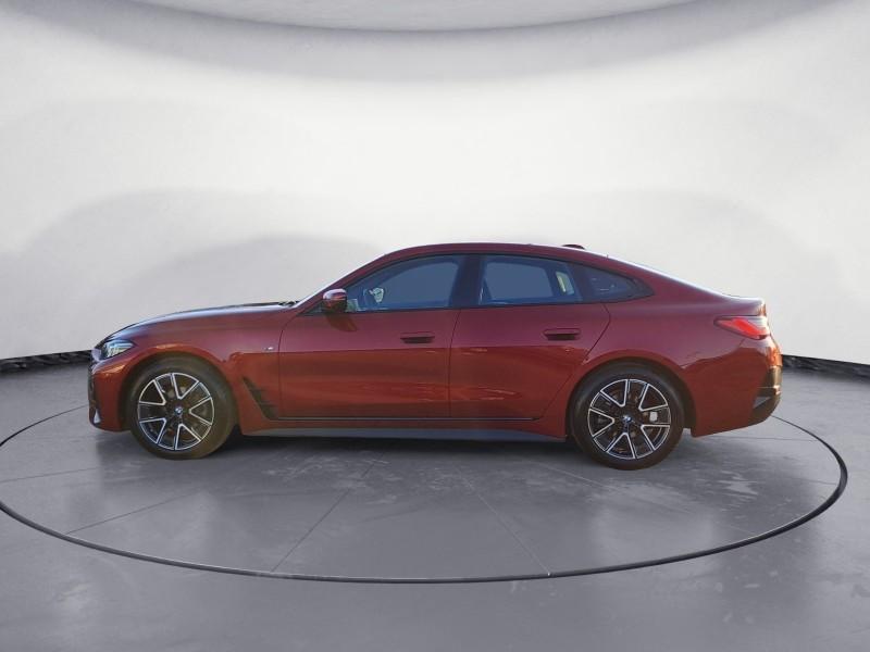 BMW 420i Gran Coupe von vorne in Rot