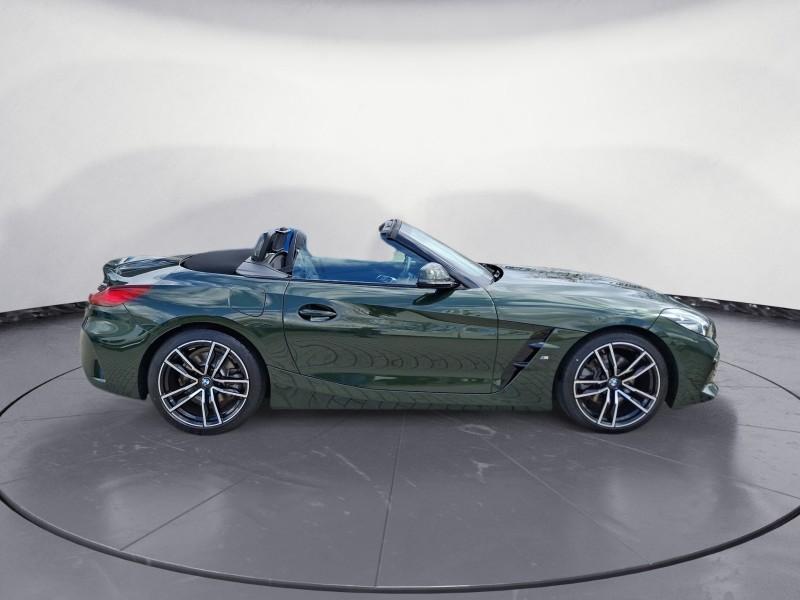 BMW Z4 sDrive30i von vorne in Grün