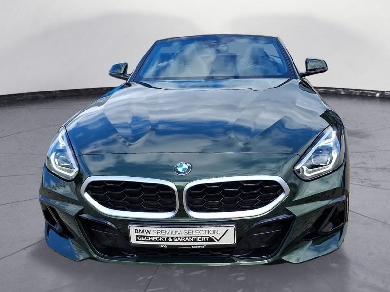 BMW Z4 sDrive30i von vorne in Grün