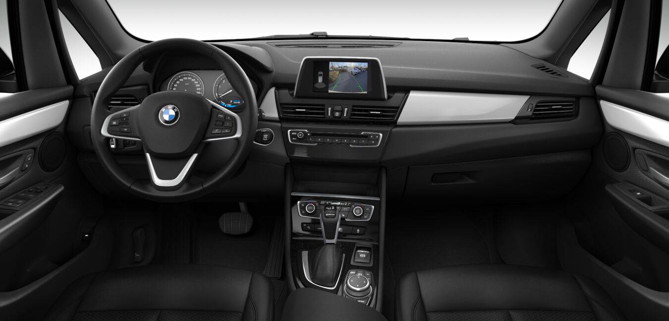 BMW BMW 2er im Innenraum von vorne BMW BMW 2er im Innenraum von vorne