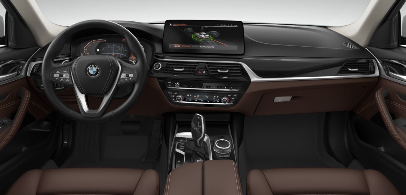 BMW BMW 5er im Innenraum von vorne BMW BMW 5er im Innenraum von vorne