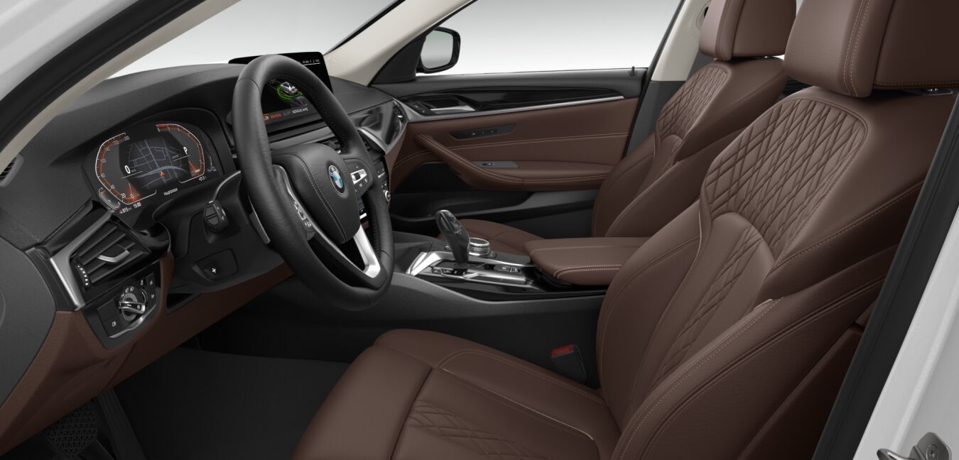 BMW BMW 5er im Innenraum seitlich BMW BMW 5er im Innenraum seitlich
