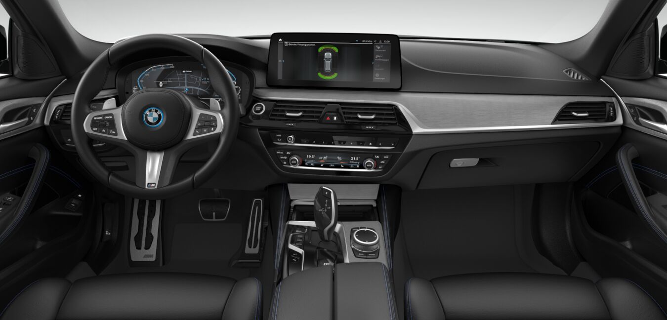 BMW BMW 5er im Innenraum von vorne BMW BMW 5er im Innenraum von vorne