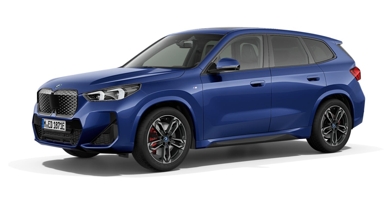 BMW iX1 xDrive30 in Blau von vorne BMW iX1 xDrive30 in Blau von vorne