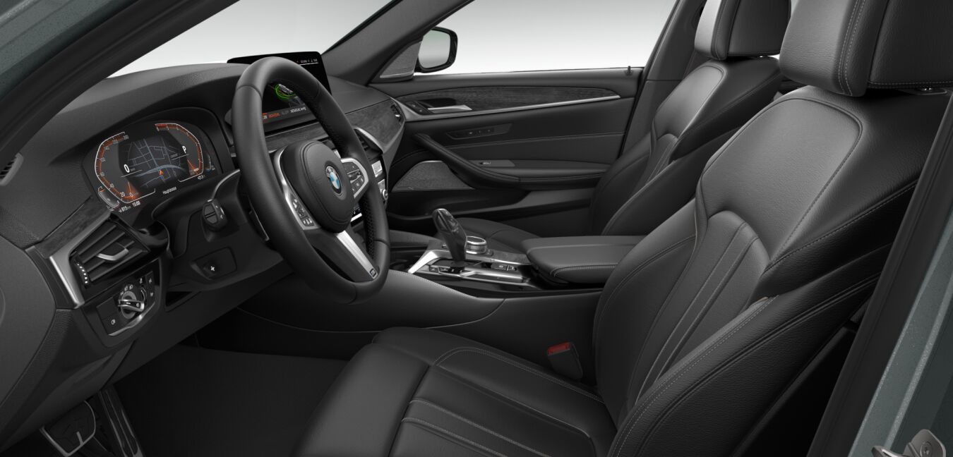BMW BMW 5er im Innenraum seitlich BMW BMW 5er im Innenraum seitlich