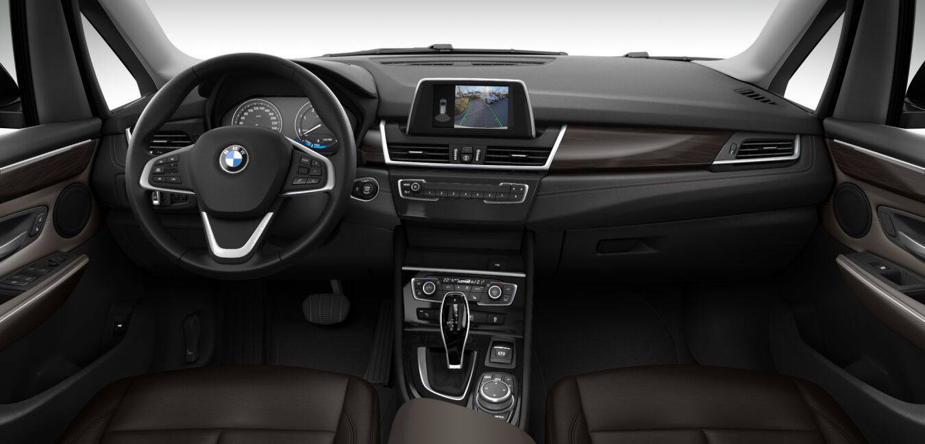 BMW BMW 2er im Innenraum von vorne BMW BMW 2er im Innenraum von vorne