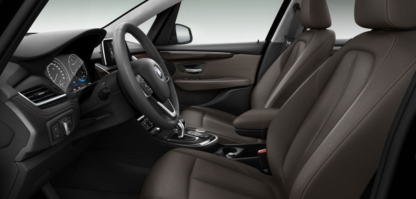 BMW BMW 2er im Innenraum seitlich BMW BMW 2er im Innenraum seitlich