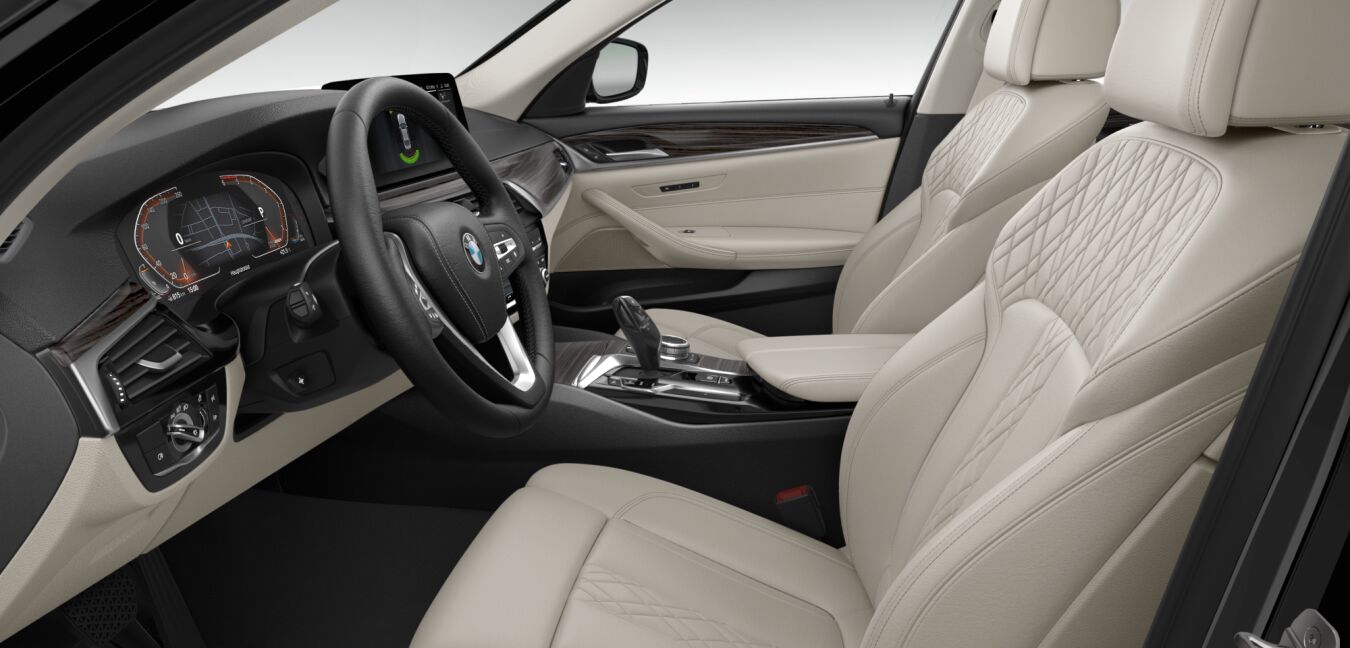 BMW BMW 5er im Innenraum seitlich BMW BMW 5er im Innenraum seitlich
