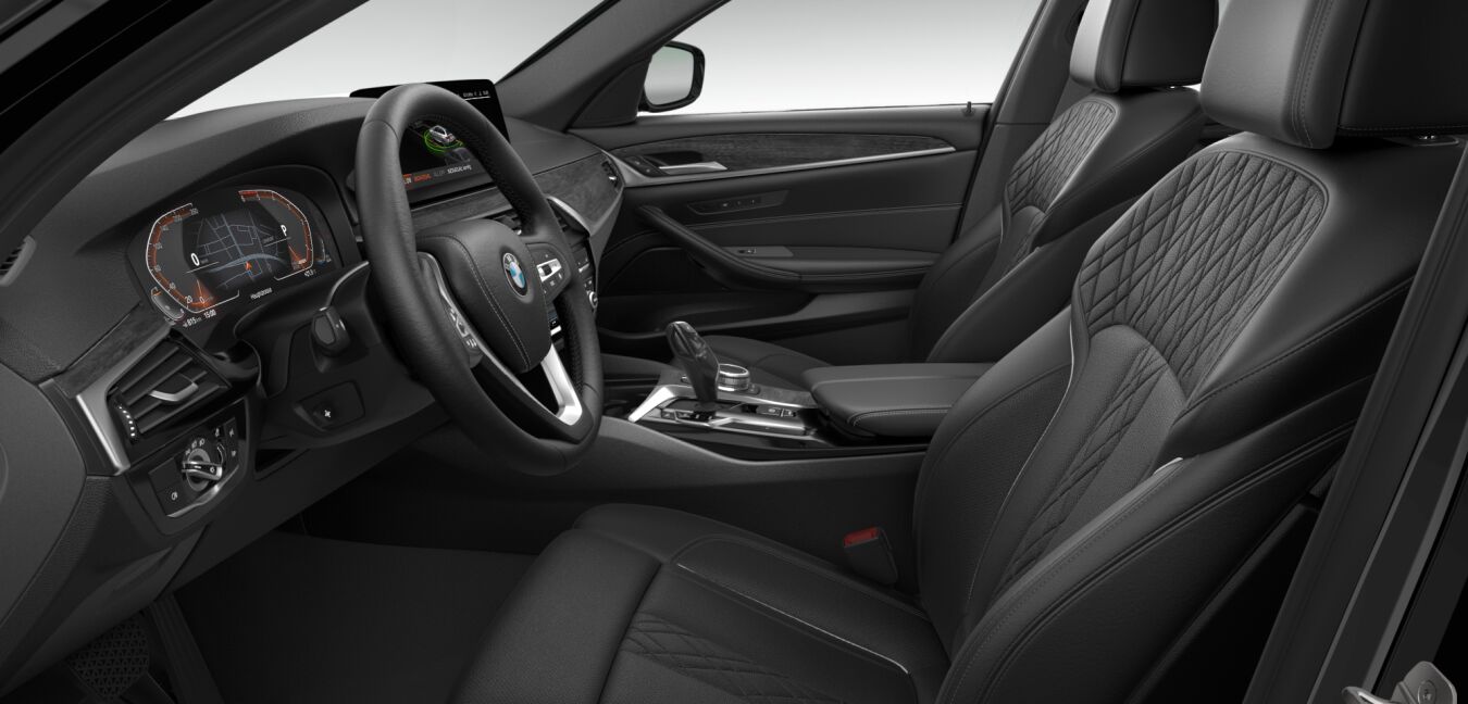 BMW BMW 5er im Innenraum seitlich BMW BMW 5er im Innenraum seitlich