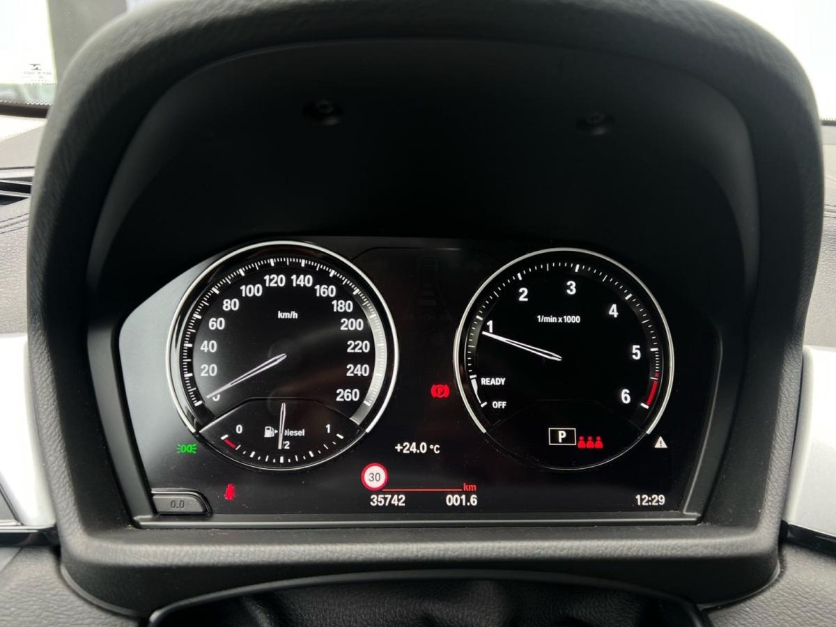 Originalaufnahme des Fahrzeugs Originalaufnahme des Fahrzeugs