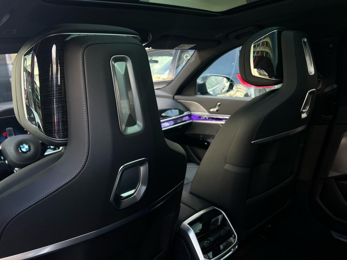 BMW 740d xDrive Limousine im Innenraum