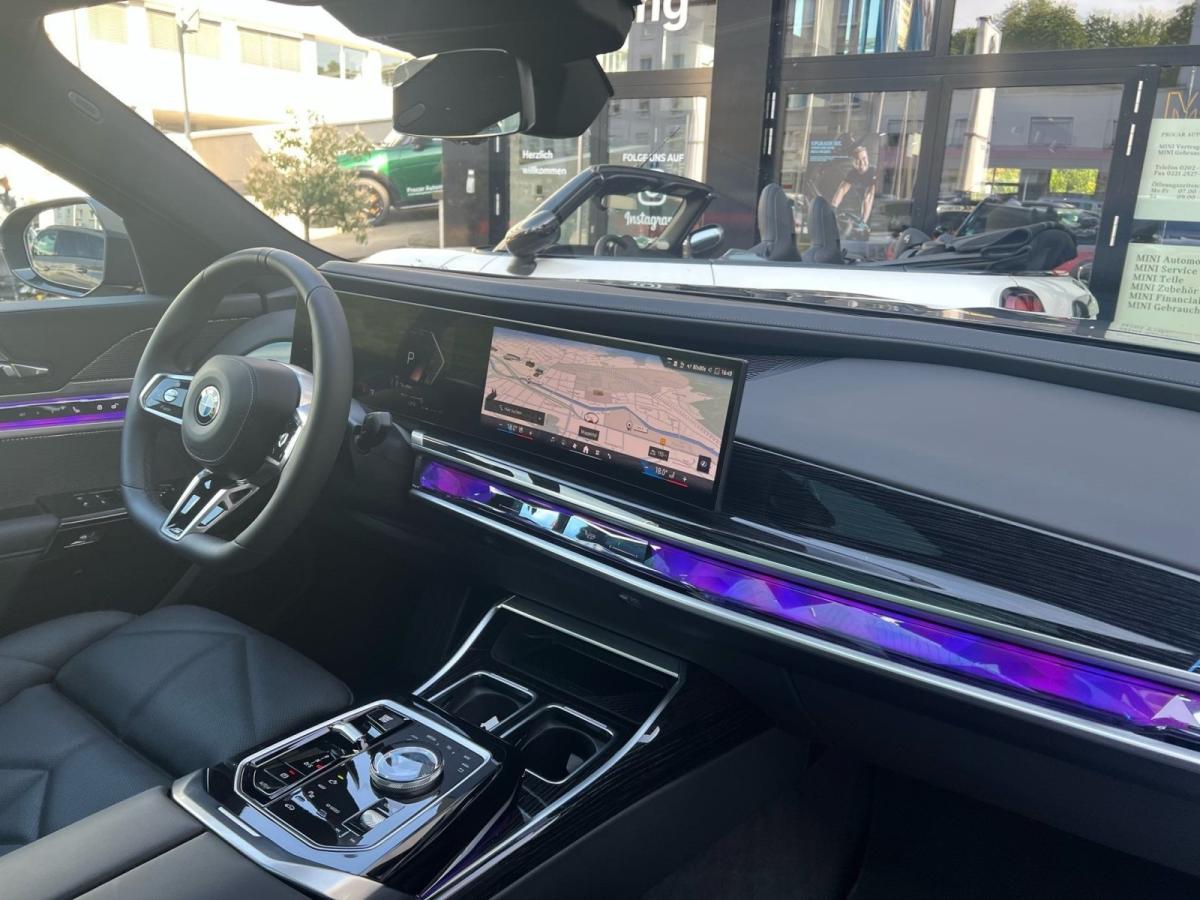 BMW 740d xDrive Limousine im Innenraum