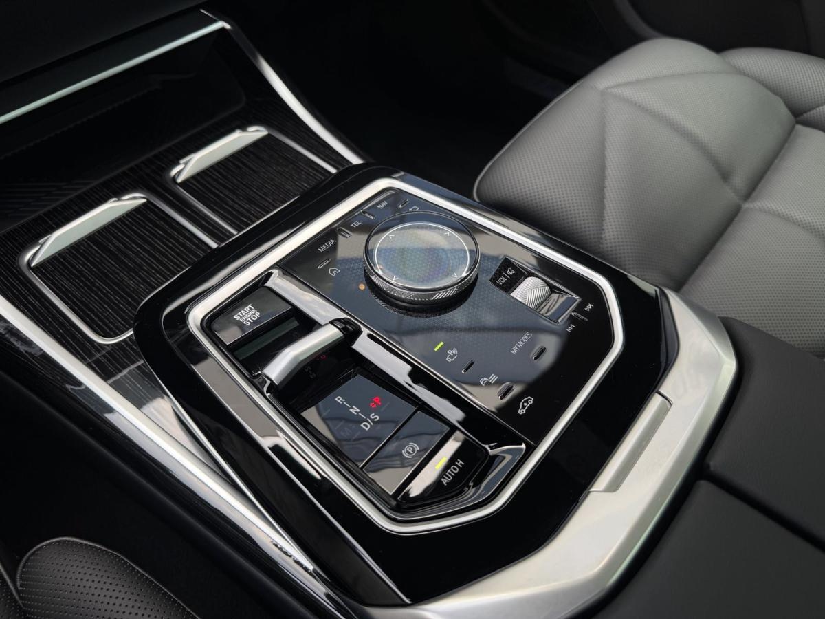 BMW 740d xDrive Limousine im Innenraum