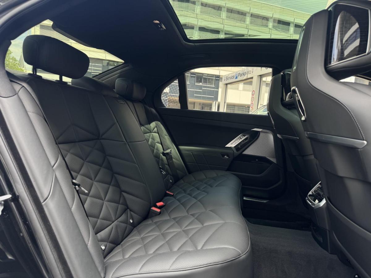 BMW 740d xDrive Limousine im Innenraum