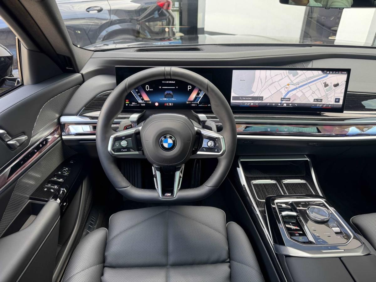 BMW 740d xDrive Limousine im Innenraum