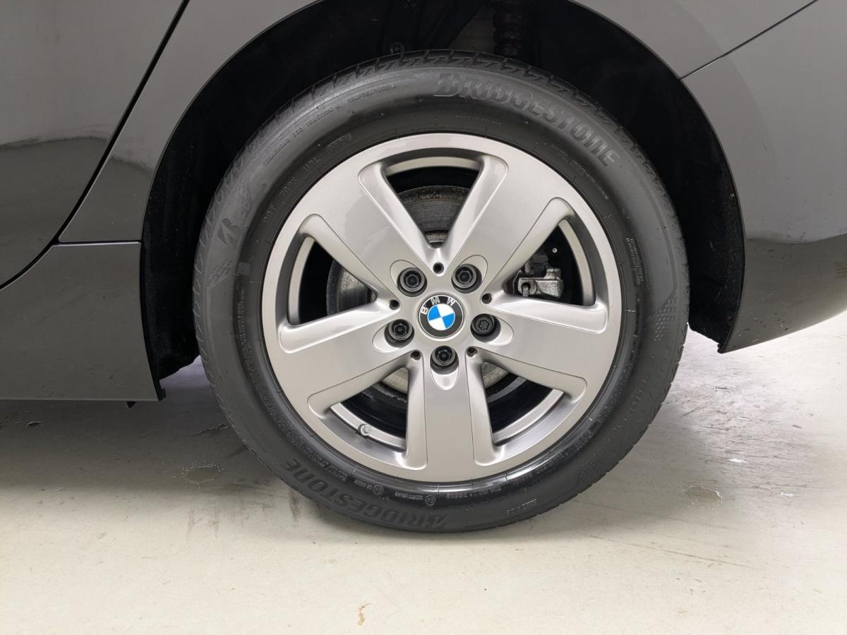Originalaufnahme des Fahrzeugs Originalaufnahme des Fahrzeugs