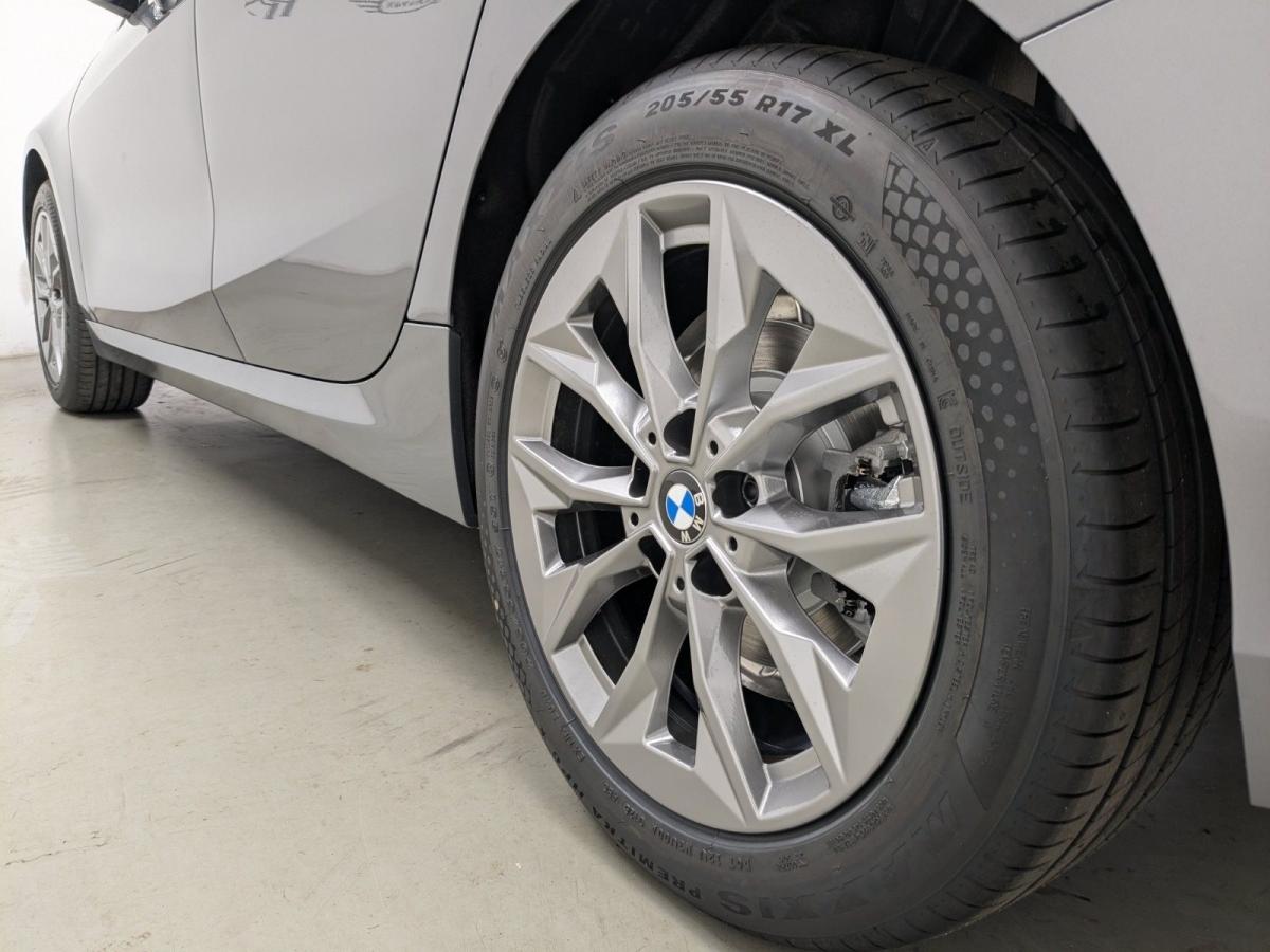 Originalaufnahme des Fahrzeugs Originalaufnahme des Fahrzeugs